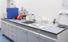 Laboratory of Electron Microscopy_1